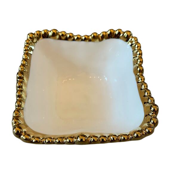 Perla White Porcelain Tidbit Bowls with Gold Beaded Edge 4in Square Set of 4 NEW - Picture 11 of 16